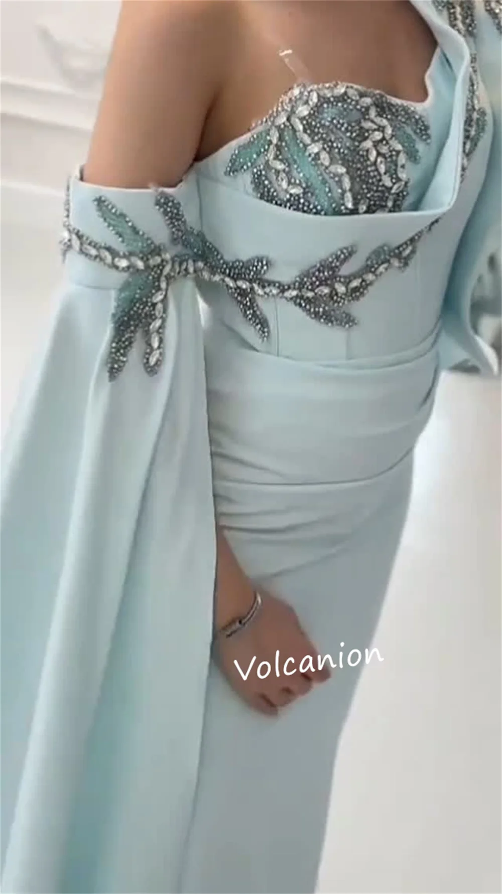 تخصيص Charmeuse زين الديكور خارج على الكتف ألف خط فساتين طويلة مخصصة مناسبة كلاسيكية الرجعية جودة عالية