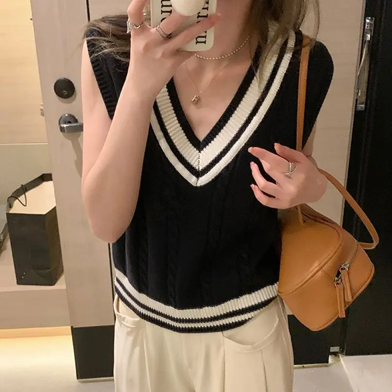 Sweater Vest Women V-neck Cropped Korean Fashion Knitwear All-match Жилетка Женская Girlish Preppy Japanese Panelled Sweet Chic