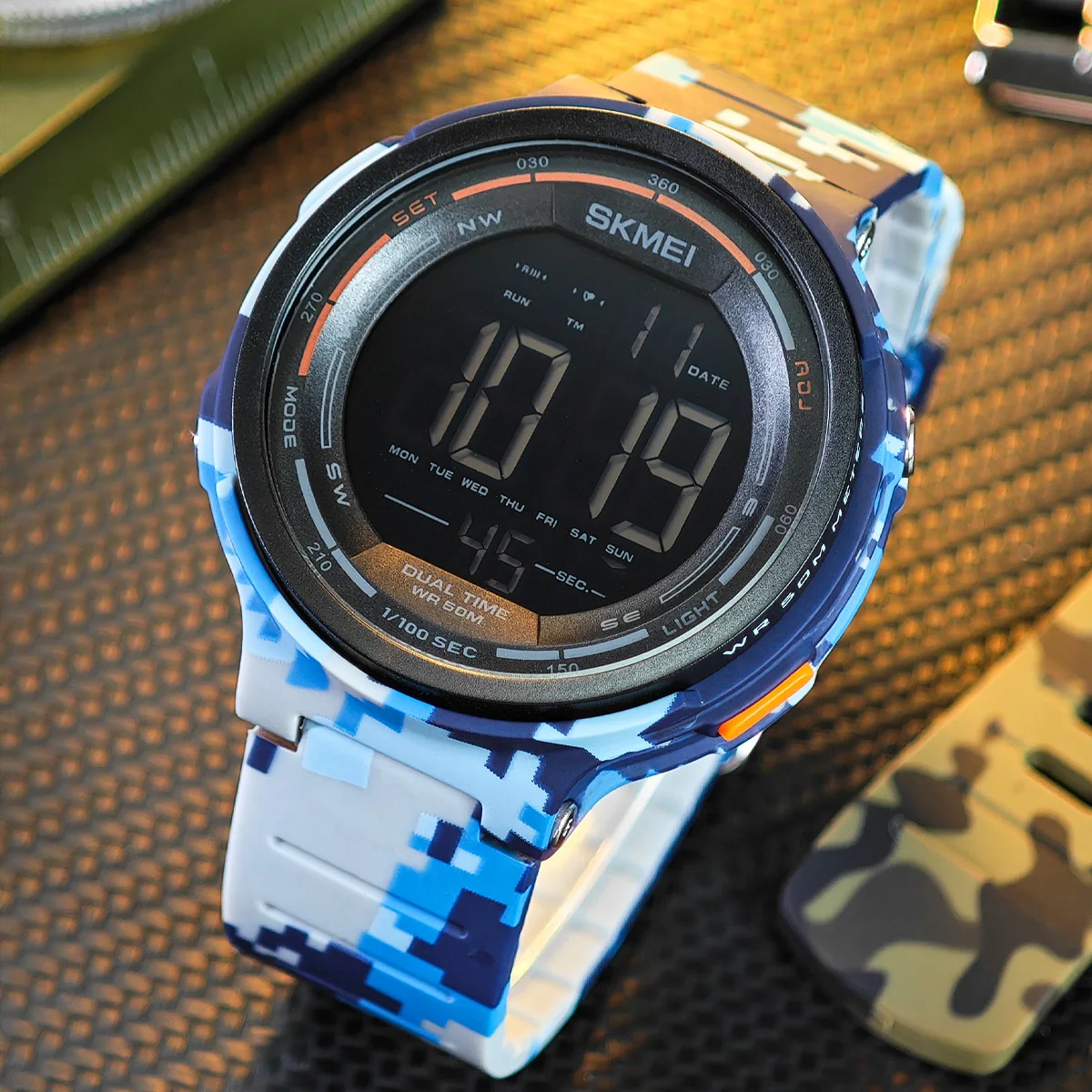 SKMEI العد التنازلي ساعة رقمية للرجال النساء الساعات الرياضية موضة التمويه 5Bar إضاءة مقاومة للماء ضوء ساعة اليد وسوار