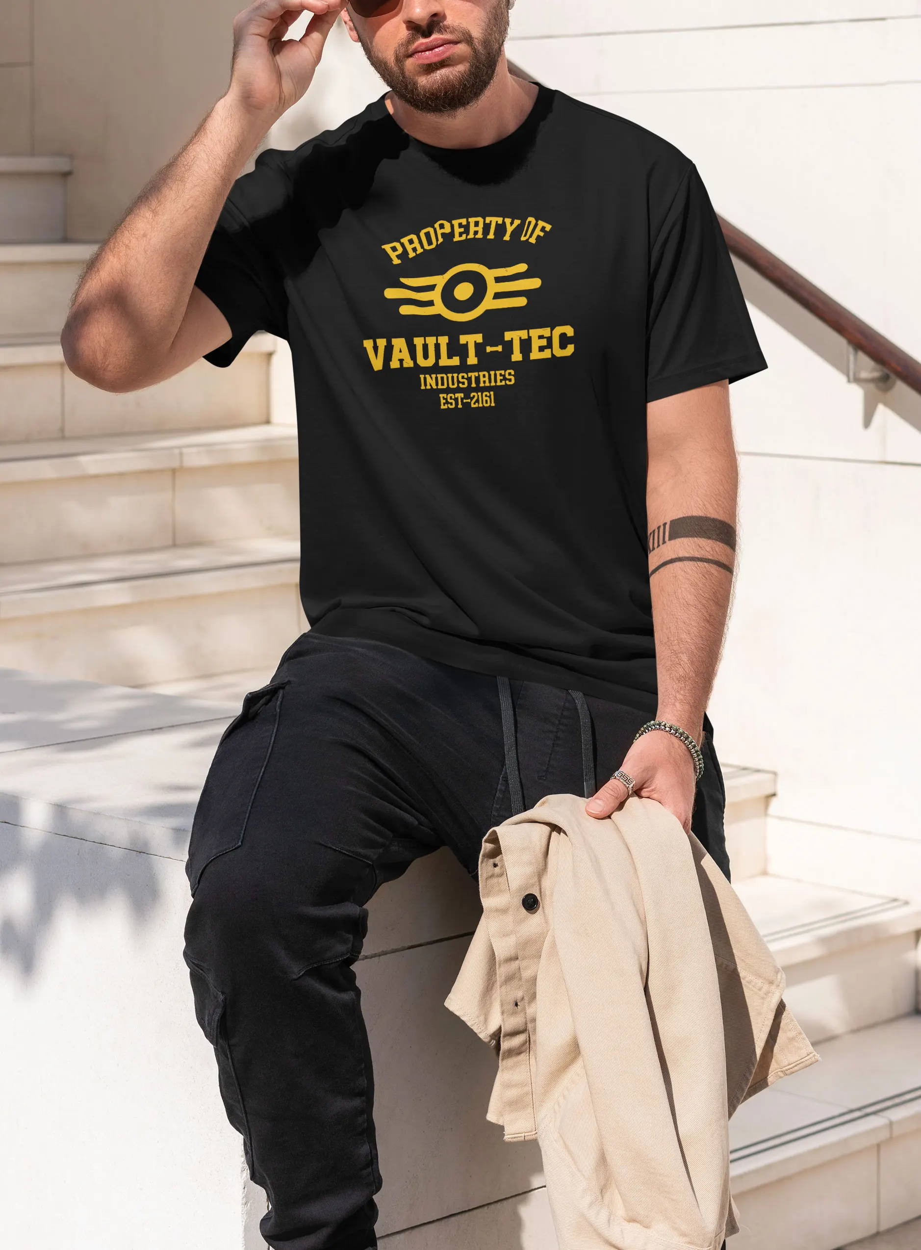 T-shirt graphique en coton pour hommes et femmes, propriété de Vault Tec, Style décontracté de rue