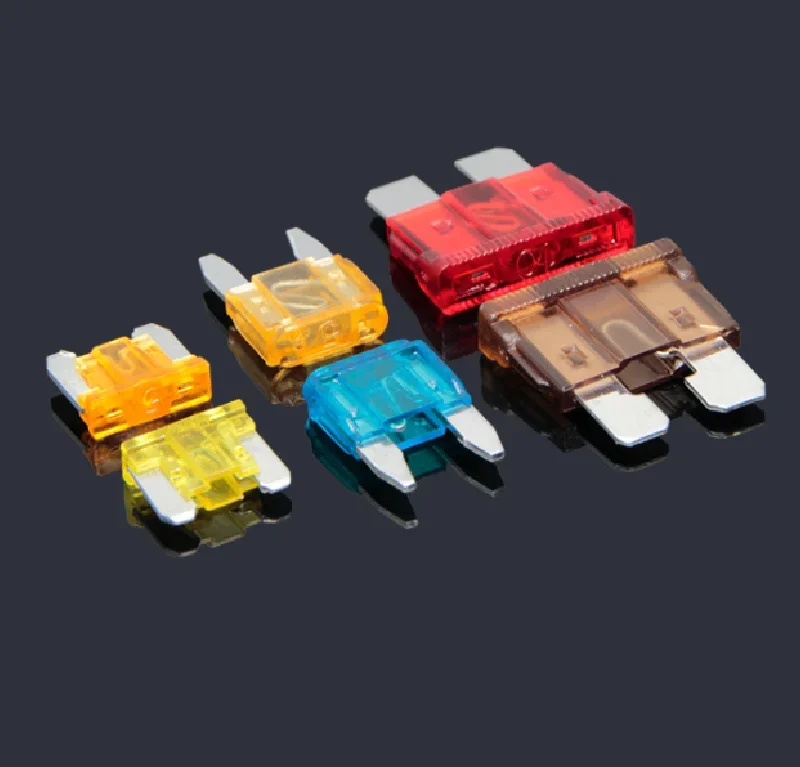 10PCS Car Fuse Insert Kit Small and Medium Mini 5A 7.5A 10A 15A 20A 30A 35A Blade Motorcycle Truck SUV Car Replacement Fuse