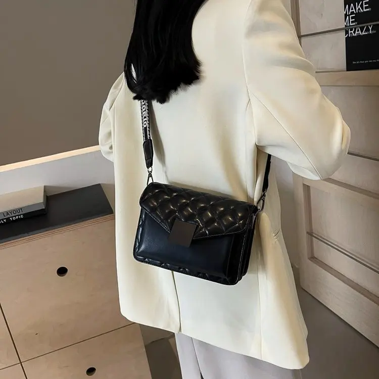 New Fashion Luxury Handbags Women  Bag Wide Shoulder Strap Bag Crossbody Bags Chain Rhombus PU Leather Spring New Special Offer