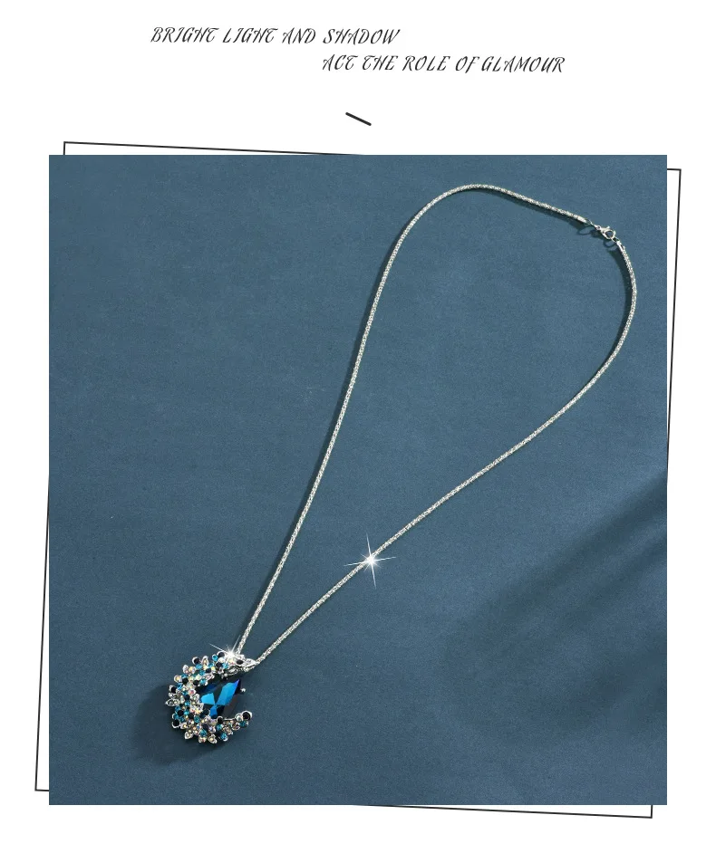 

Versatile and trendy, moon-shaped sweater chain, an elegant crystal water drop pendant necklace for a young girl
