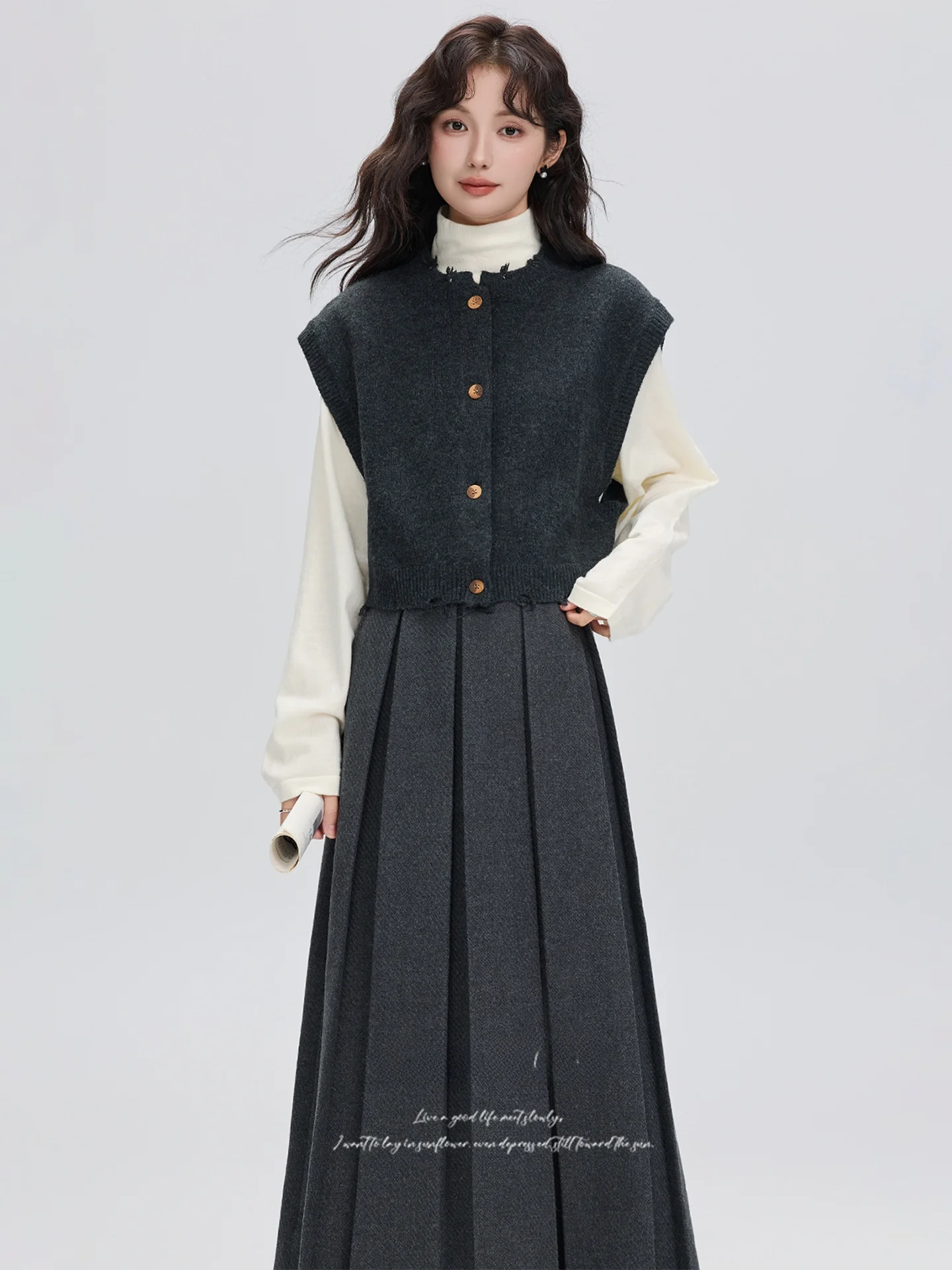 

Spring New Arrival Women's Knitted Vest Top And Skirt Set Chic Base Layer irt Tee Piece Suit High Waist Pleated Design Wi...