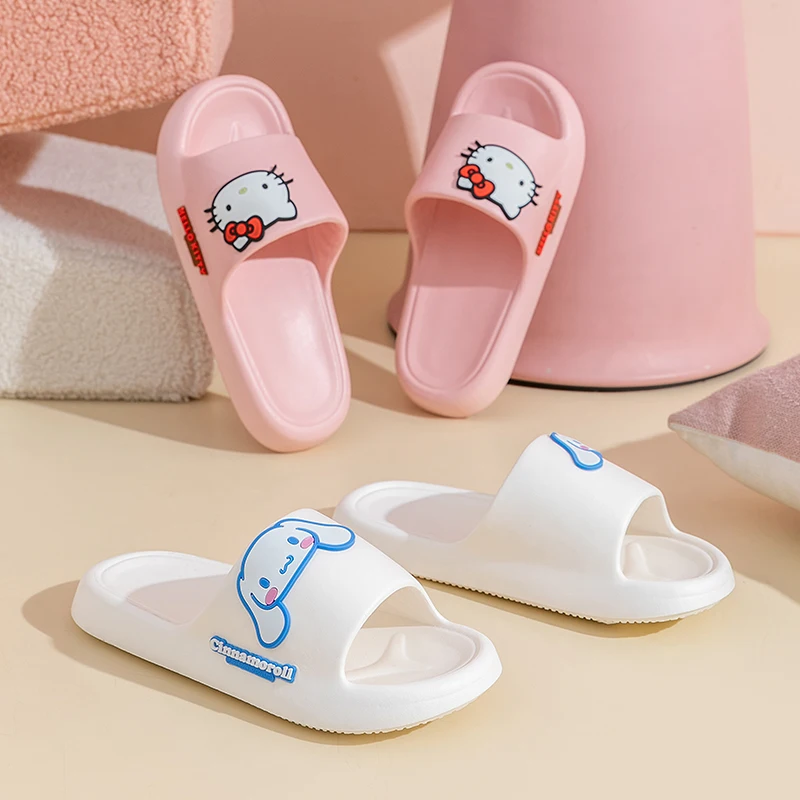 Pantofole Sanrio originali, pantofole con suola morbida in cartone animato alla moda, pantofole antiscivolo per interni ed esterni per ragazze