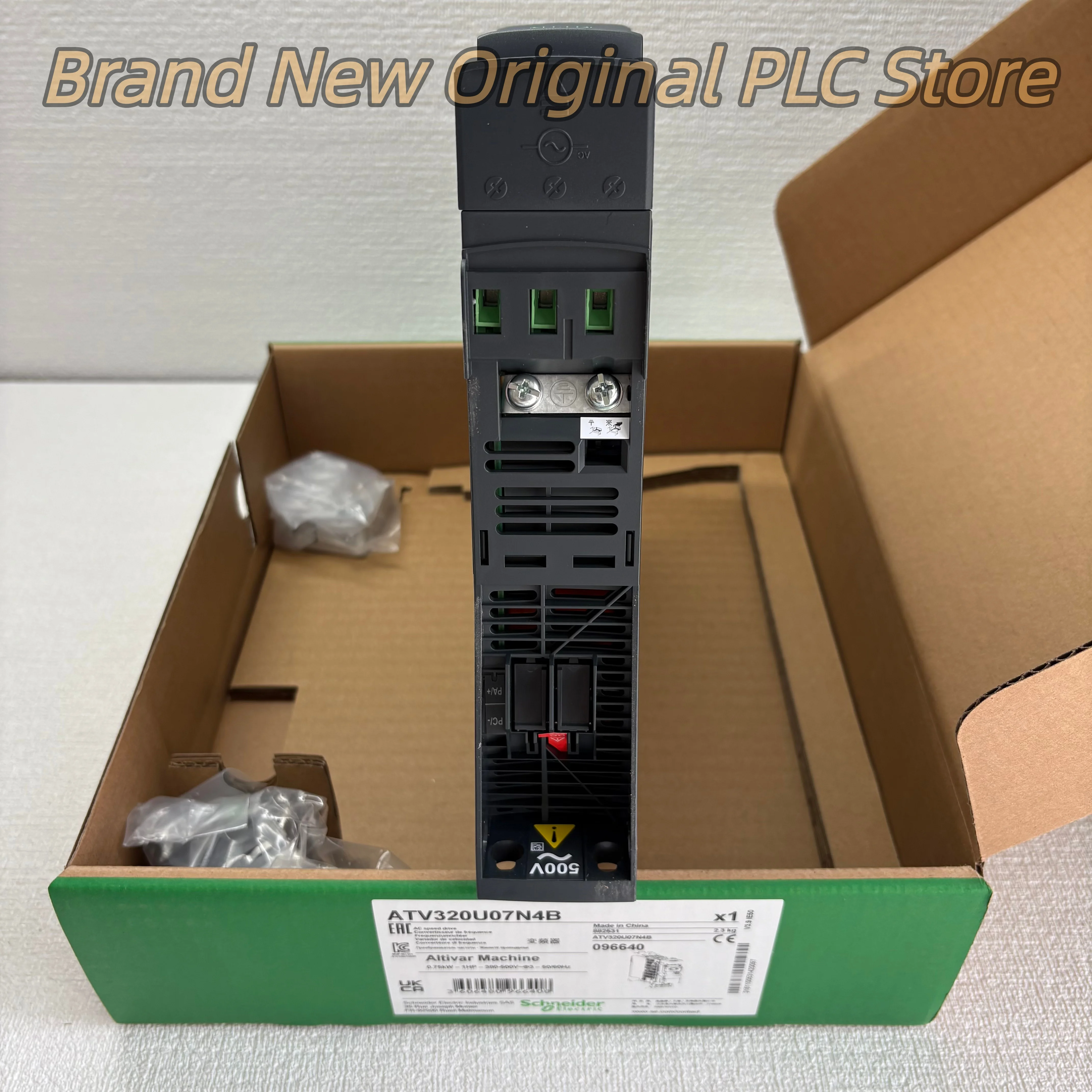 

Новый оригинальный частотно-регулируемый привод ATV320U07N4B