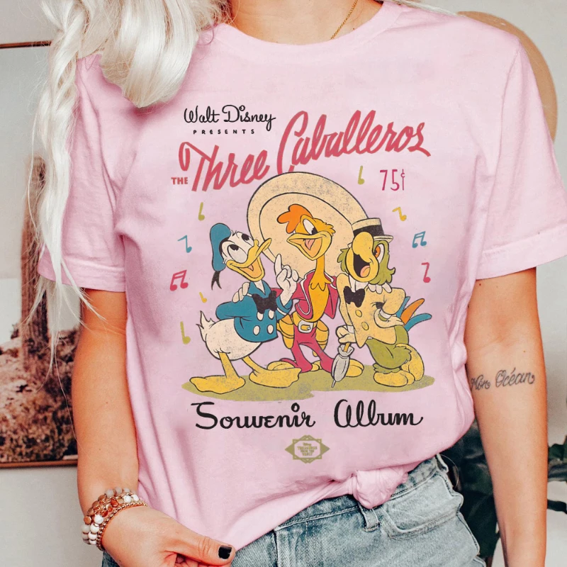 

Классическая групповая футболка с рисунком Диснея 2025 года «Три кабалера» Рубашка «Волшебное королевство» Одинаковая рубашка для всей семьи «Парк Диснея»