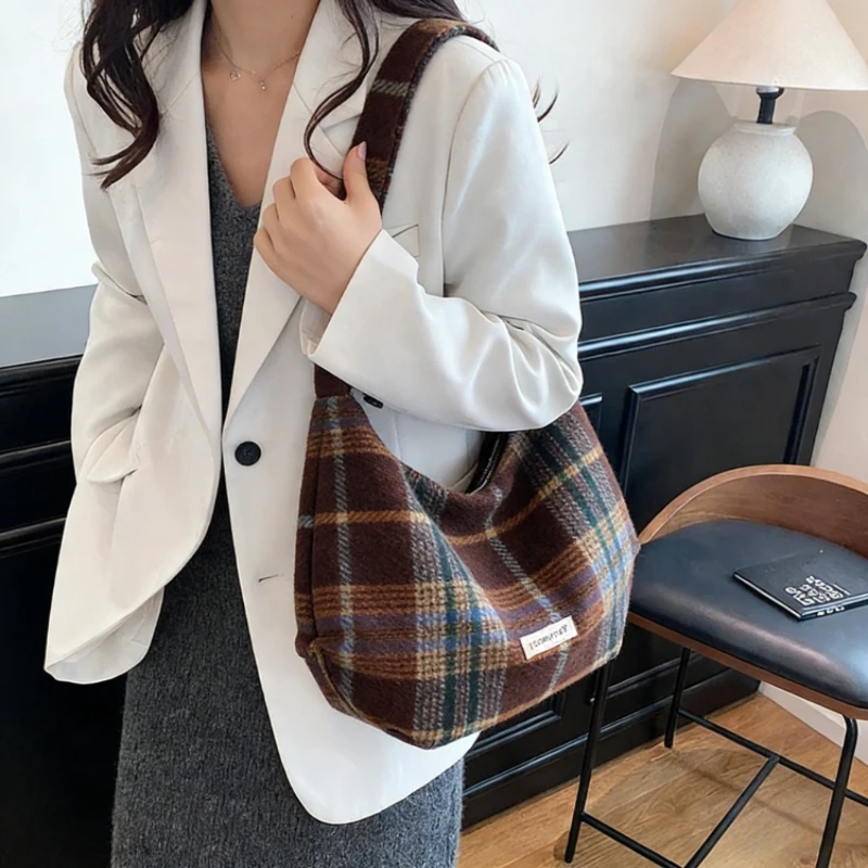 

New Style Strap Versatile Vintage Wool Crossbody Bags Casual Minimalist Large Capacity Dumpling Handbag Shoulder Bags Versatile