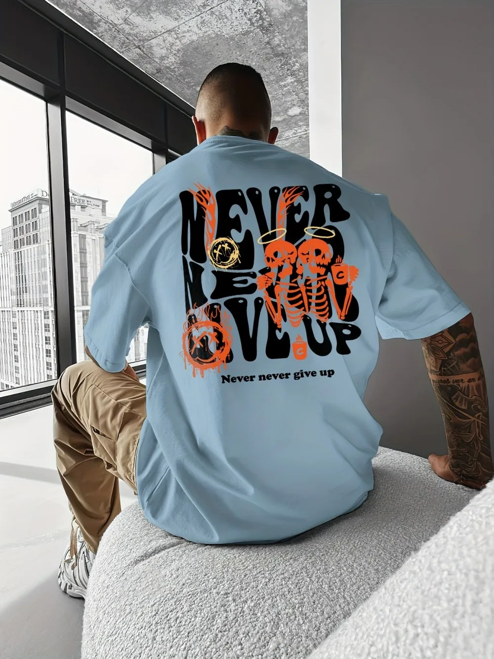 القميص الرجالي الجديد لصيف 2025 عبارة عن طباعة حروف ثلاثية الأبعاد كاجوال عصرية وقابلة للتنفس ومريحة