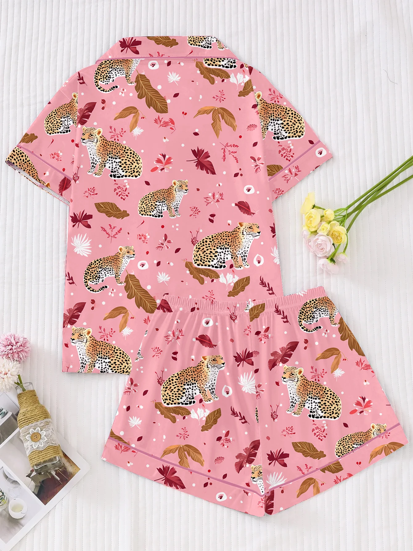 2-Piece Set of Standard Size Women's Four-Season Spring and Summer Pajamas Set for Women, Casual Cute Animal Printed Short-Sleeve