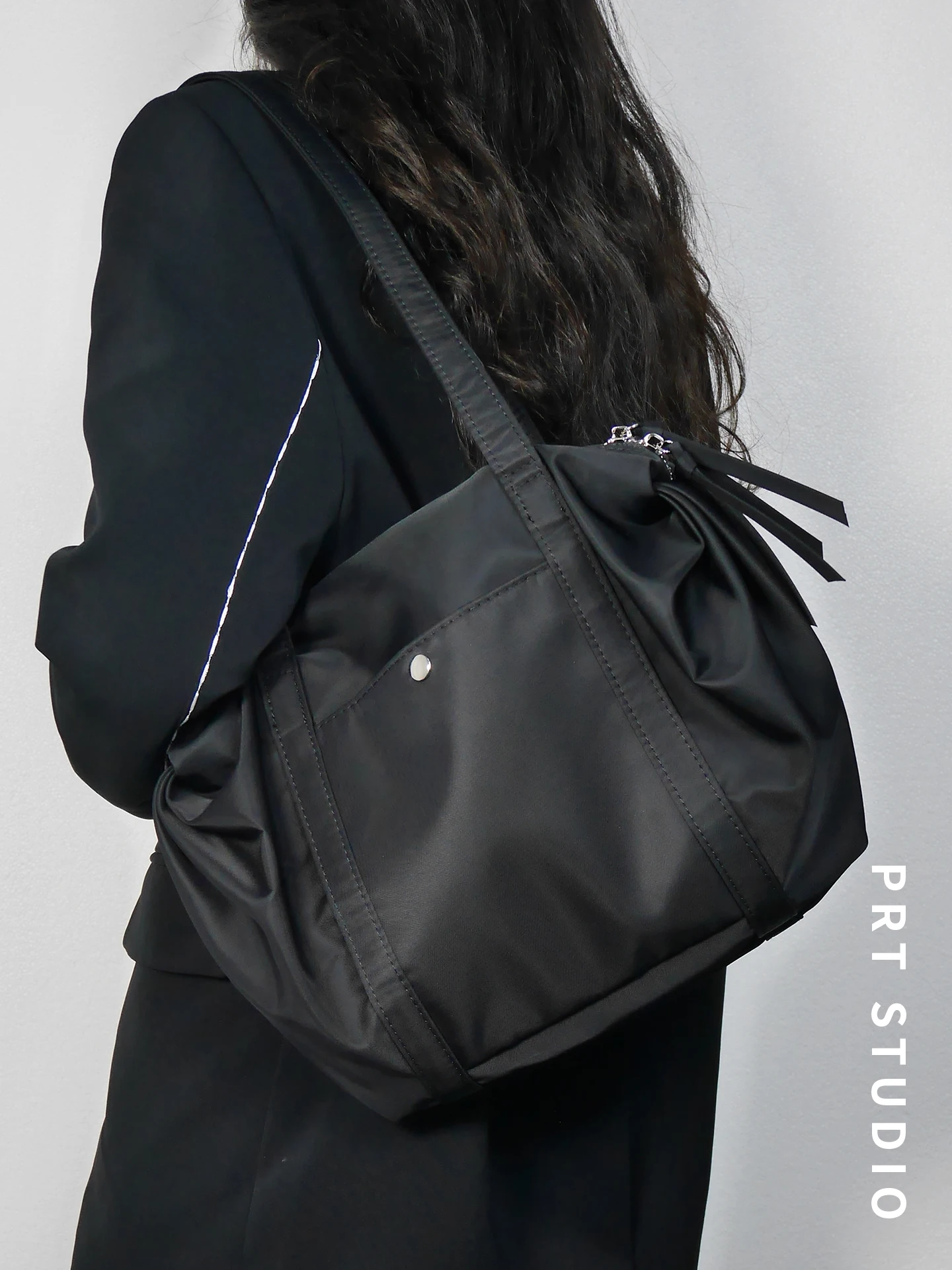 

PRT Bern Lunch Bag Minimalist Spring Summer Nylon Bag Lightweight Single Shoulder Handheld Women's Bag Fashion Trend Soft Square