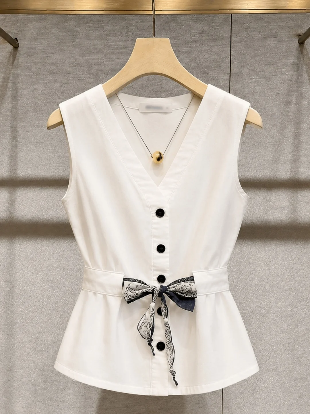 

Elegant V-Neck Sleeveless Vest Knot Waist-Cinching Slimming Summer Design Versatile Belted Korean Style Women's Top