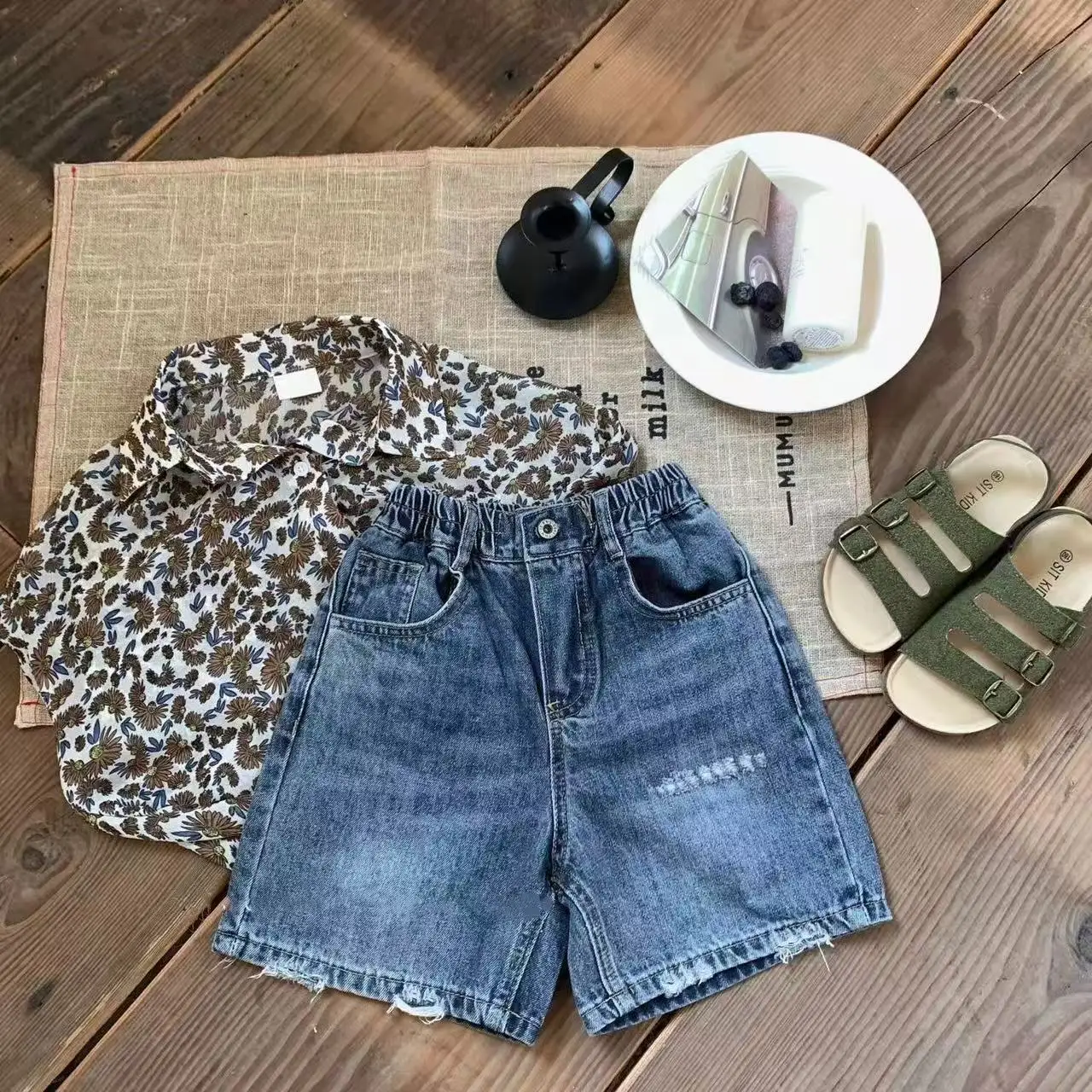 

Summer 2026 New Style Children's Denim Shorts for Boys And Girls Thin Wearing outside the Hole Thin Denim Shorts for Kids