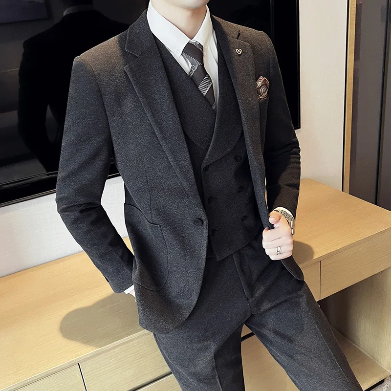 6965 Thickened solid color textured three-piece suit