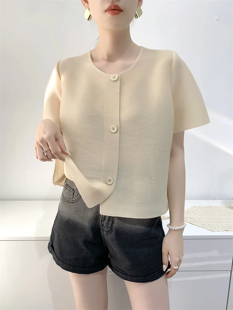 

Miyake Top Women's Pleated T-shirt Short Jump Shirt 2023 Summer New Solid Color Single-Breasted Comfort and Casual Cardigan