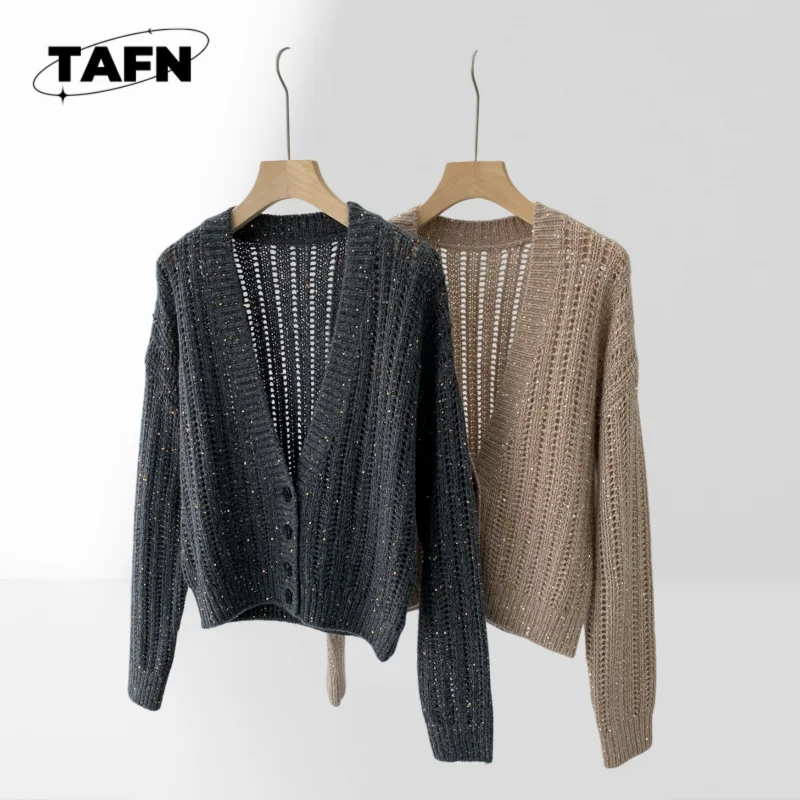 

25 Retro-Inspired Cashmere Cardigan – Premium Quality and Timeless Design Retro Cashmere Cardigan Sweater – Cozy AJ1661