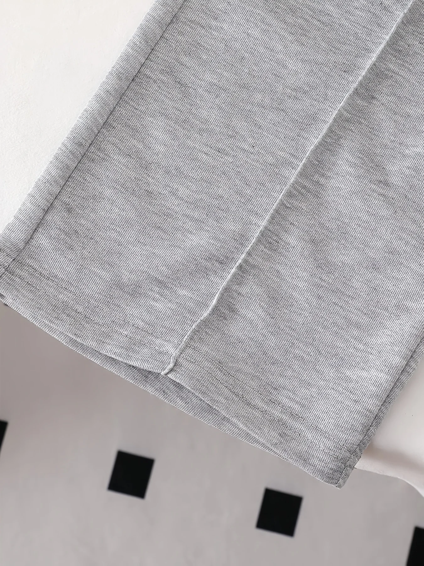 Mädchen-Herbstoutfit: Graues und schwarzes, mit Schleifen verziertes, langärmeliges Oberteil mit Rundhalsausschnitt und weit geschnittener Hose, zweiteiliges Set, geeignet für Chi. – Detail 8