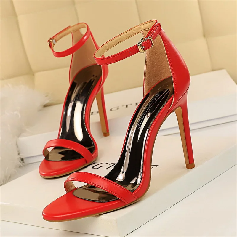 2024 Women Open Toe Thin High Heels Flock Pointed Toe Red Solid Sandals Stylish Simplicity Valentine Summer Classic Pumps