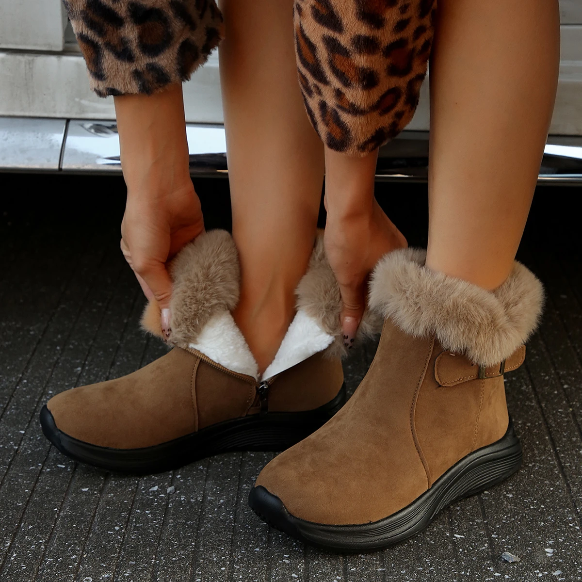 2026 Winter Neue Mode Damenstiefel Verdickte Warme Baumwollschuhe Wildleder Dickbesohlte Rutschfeste Damen-Sneaker Lässige Schneestiefel – Detail 10