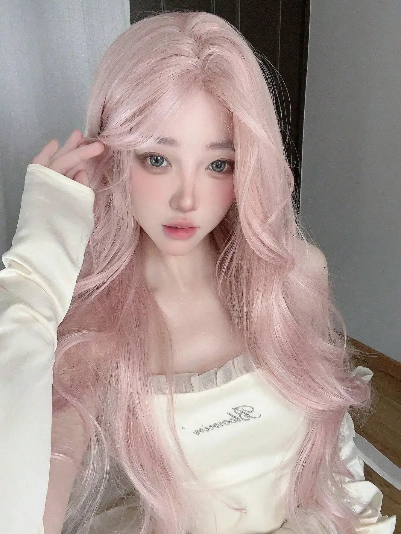 

Small Lace Front Wigs Mixed Beige Highlight Loose Long Wavy Curly Wig Pre Plucked 2.5*0.1 U Part Glueless Heat Resistant Synthetic Lace Front Hair Wigs For Women & Girls Daily Party Use 26 Inch / 66 Cm ( 1 Wig Cap )