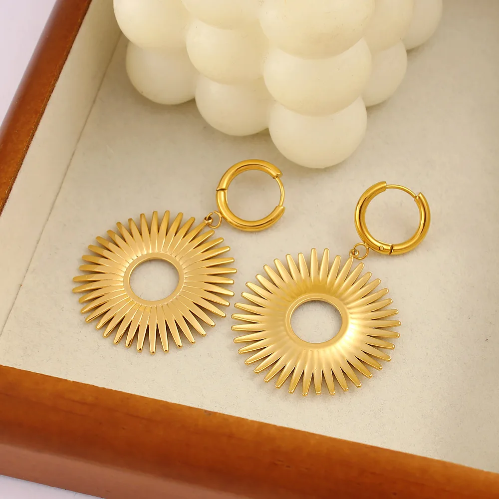 

DIY accessories New Chinese niche design, stainless steel earrings, feminine temperament, versatile earrings, fashionable Europe