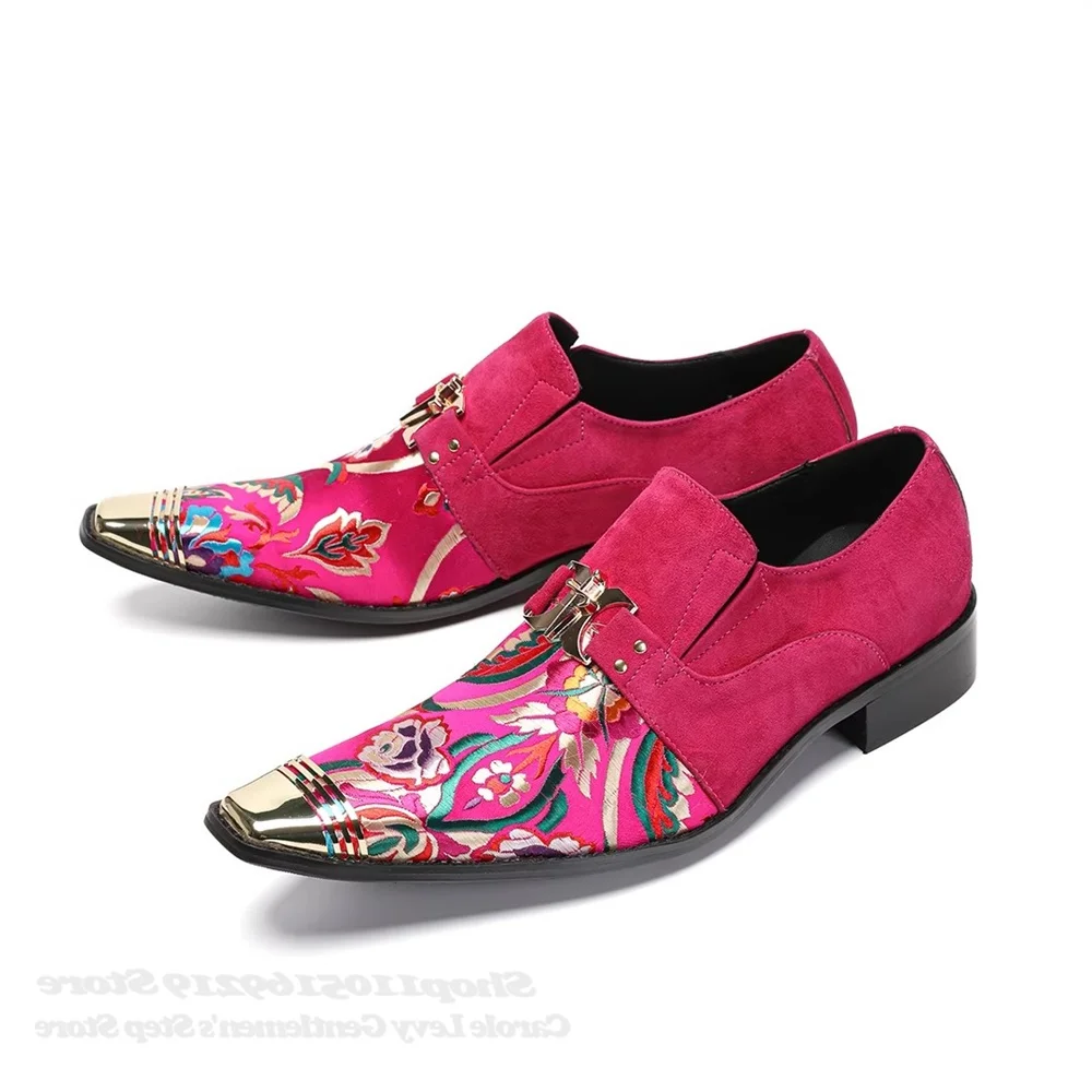 

Красные, черные, желтые кожаные туфли для мужчин с острым носком, цветочным принтом, металлическим декором, массивным каблуком, ручной работы, для банкетов и свадеб.