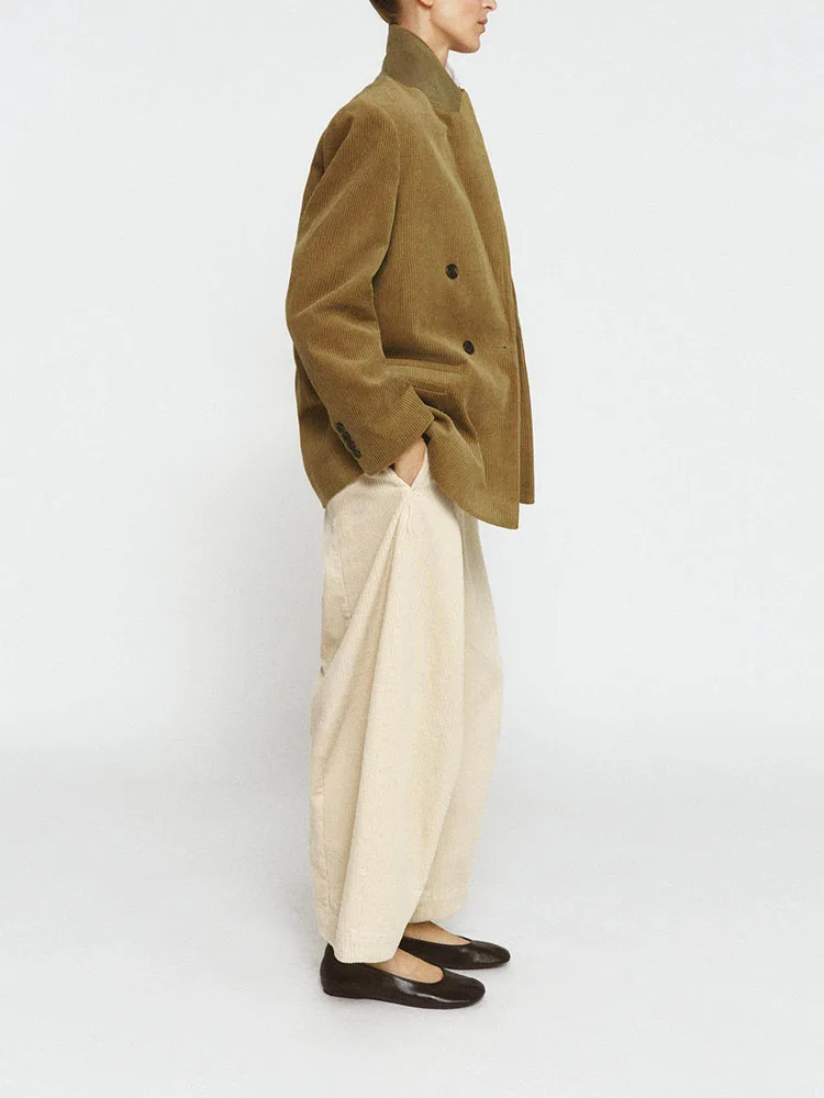 

Новинка! Модный свободный женский костюмный пиджак на весну 2026 года: комфортный, универсальный, для офиса, с длинными рукавами и пуговицами.