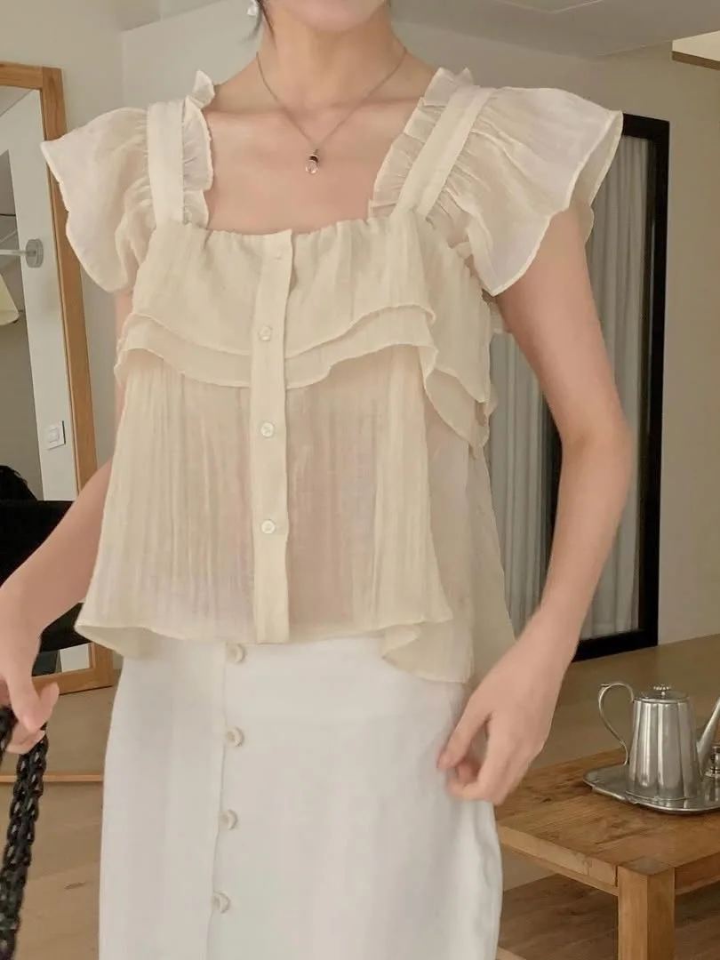 เสื้อผู้หญิงสไตล์เกาหลี ทรงหลวม คอเหลี่ยม แต่งลูกไม้หวานๆ แนวแฟรี่  ความยาวระดับเอว  สีสันสดใส เหมาะสำหรับใส่ไปทำงาน