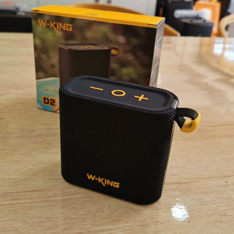 Best Seller W-KING D2 IP67 Waterproof Portable Outdoor 6W Output Powerful Bluetooth Speaker Support TWS TF Card and AUX-IN