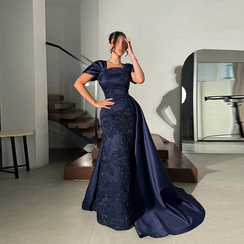 فساتين رسمية طويلة للحفلات الراقصة باللون الأزرق الداكن مخصصة من MOLISA مع تنورة من الدانتيل وأكمام قصيرة مخصصة من الجيرسيه