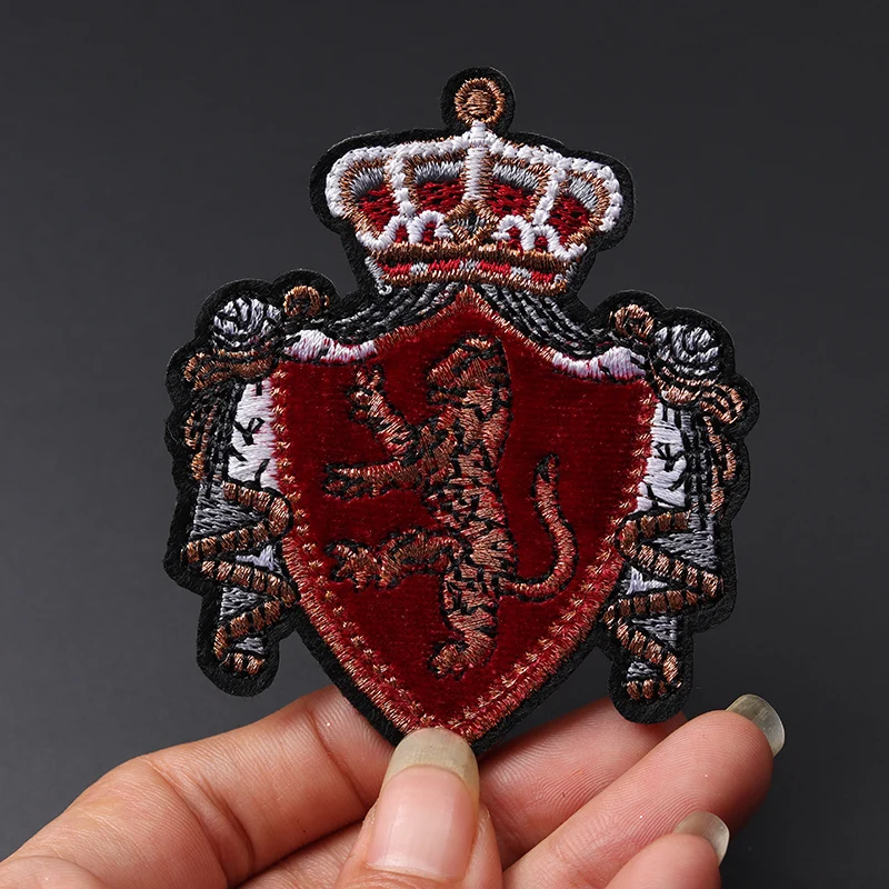 Lion Crown Size: 9x6.7cm Iron-On Patches Clothe Embroidery Applique Sewing Supplies Decorative Badges Classic Nostalgia