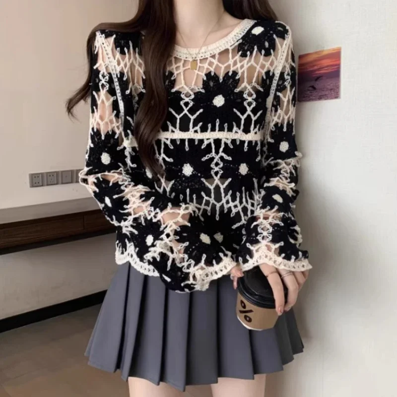 Floral Crochet Top for Women Long Sleeve Hollow-out Openwork Daisy Knit Crop Sweater Pullover Boho Vacation Spring Summer 2026