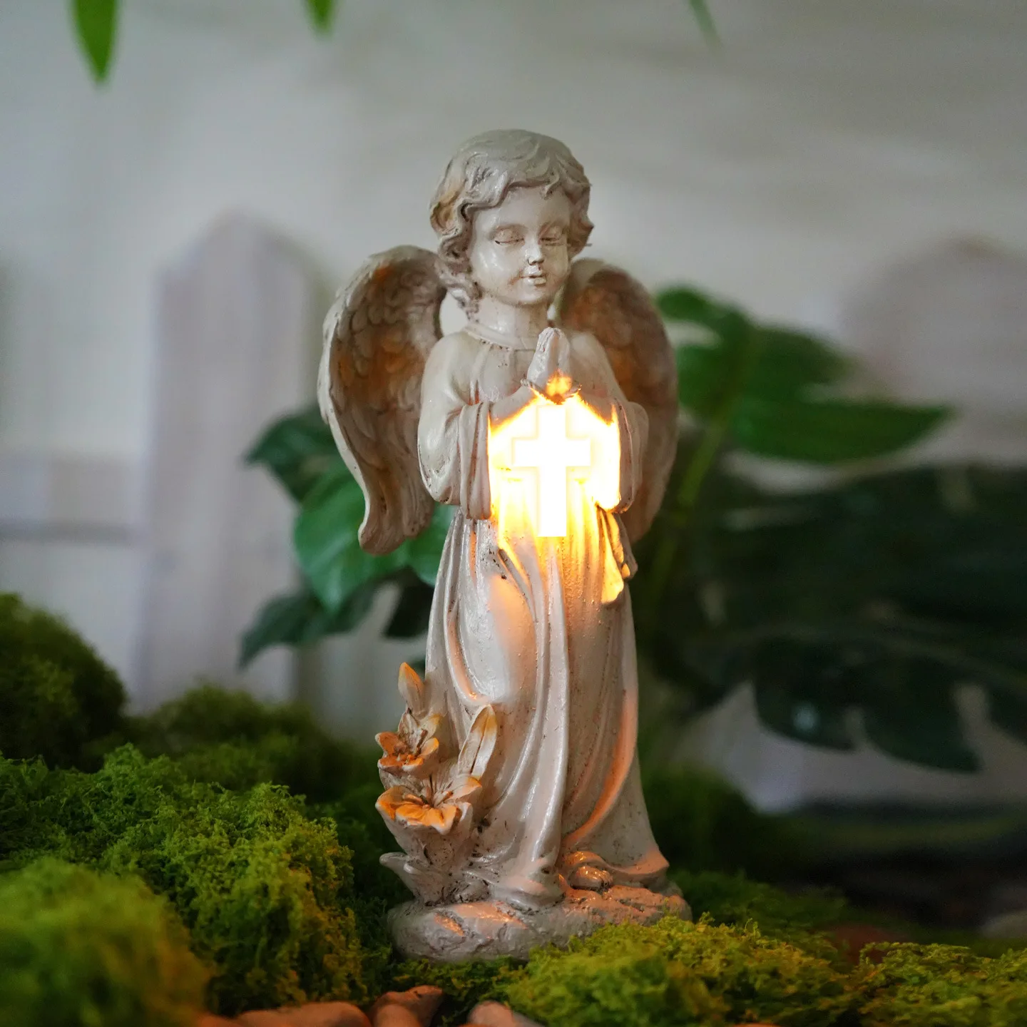 

Resin Material Solar Garden Angel Statue Praying Pose Figurine Style Memorial Angel Lawn Ornament Solar Powered
