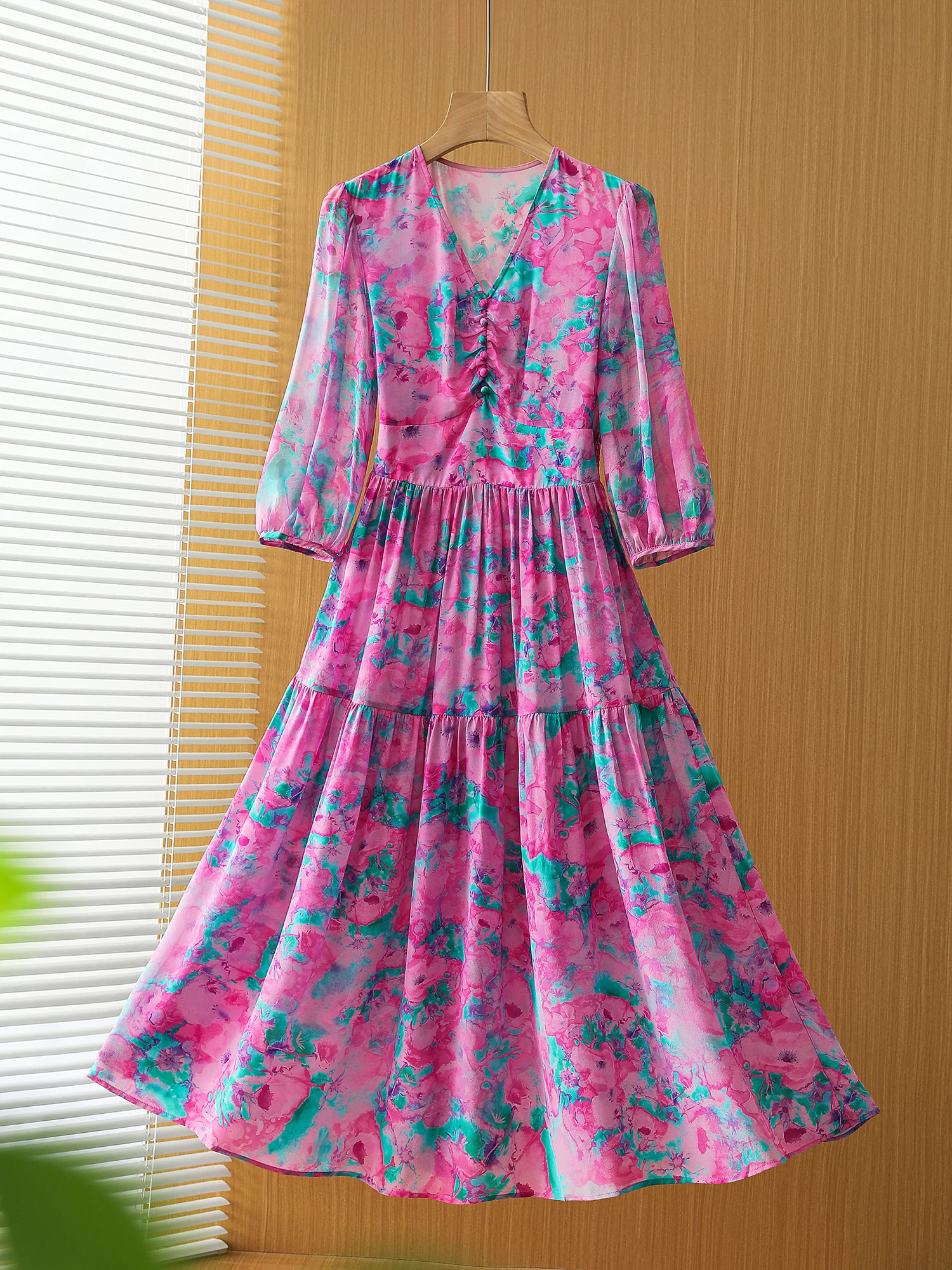 

New Silk Double Crepe Color Contrast Printed V-neck Slimming Dress LY8979