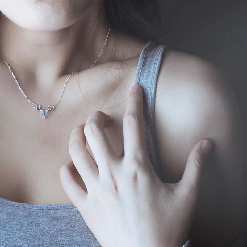 Artistic Fresh Waterdrop Moonstone Deer Antler Necklace Versatile Nature-inspired Lockbone Chain Gift for Women