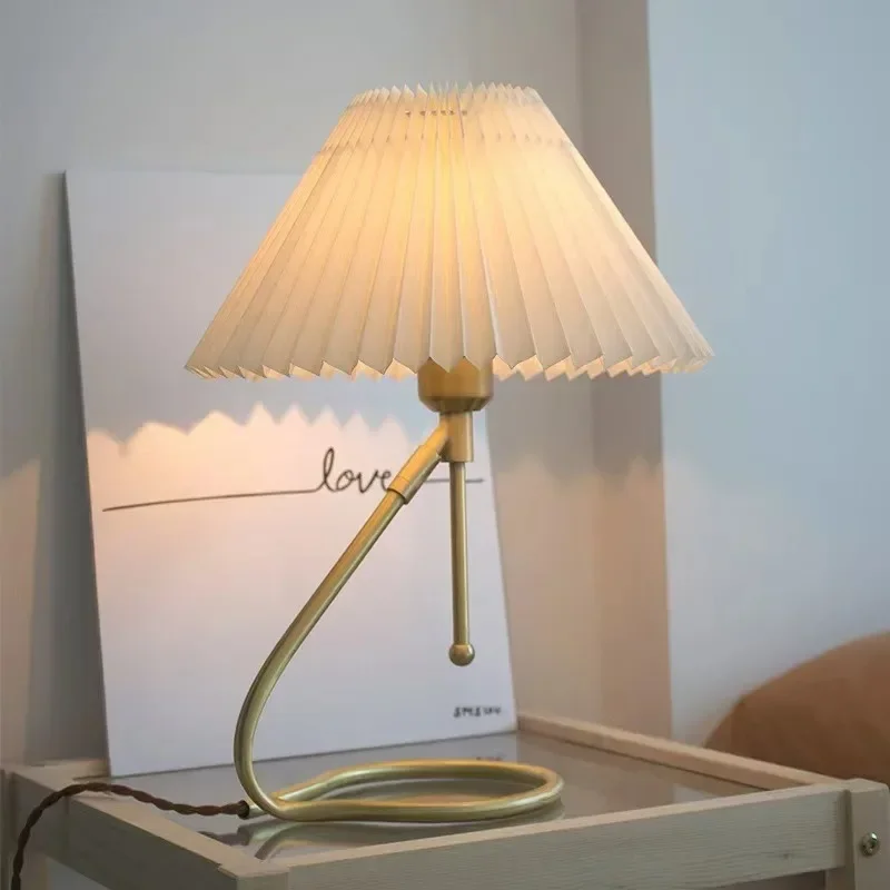 Medieval style, dual-purpose desk lamp wall lamp, brass texture pleated lamp