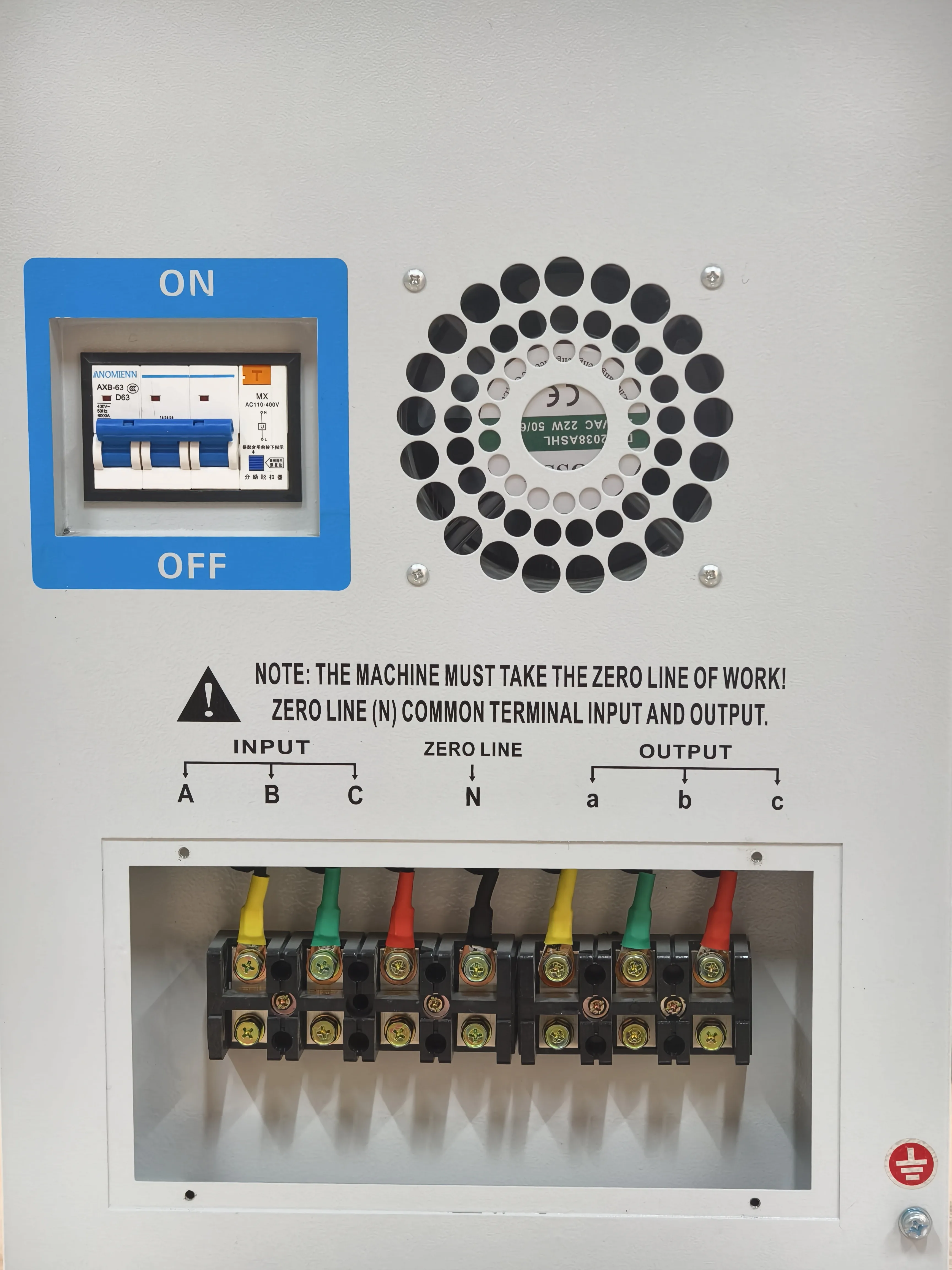 جودة عالية 20KVA 30KVA 40KVA 50KVA 380v ثلاث مراحل منظم جهد ذكي أوتوماتيكي مثبت