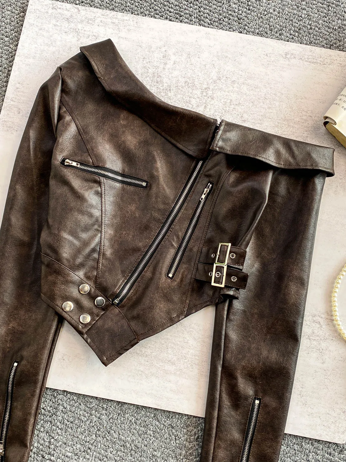 Cool Sle Slim Fit Biker Leather Jaet One oulder Zipper da donna Faionable Sli Casual Long Sve Color