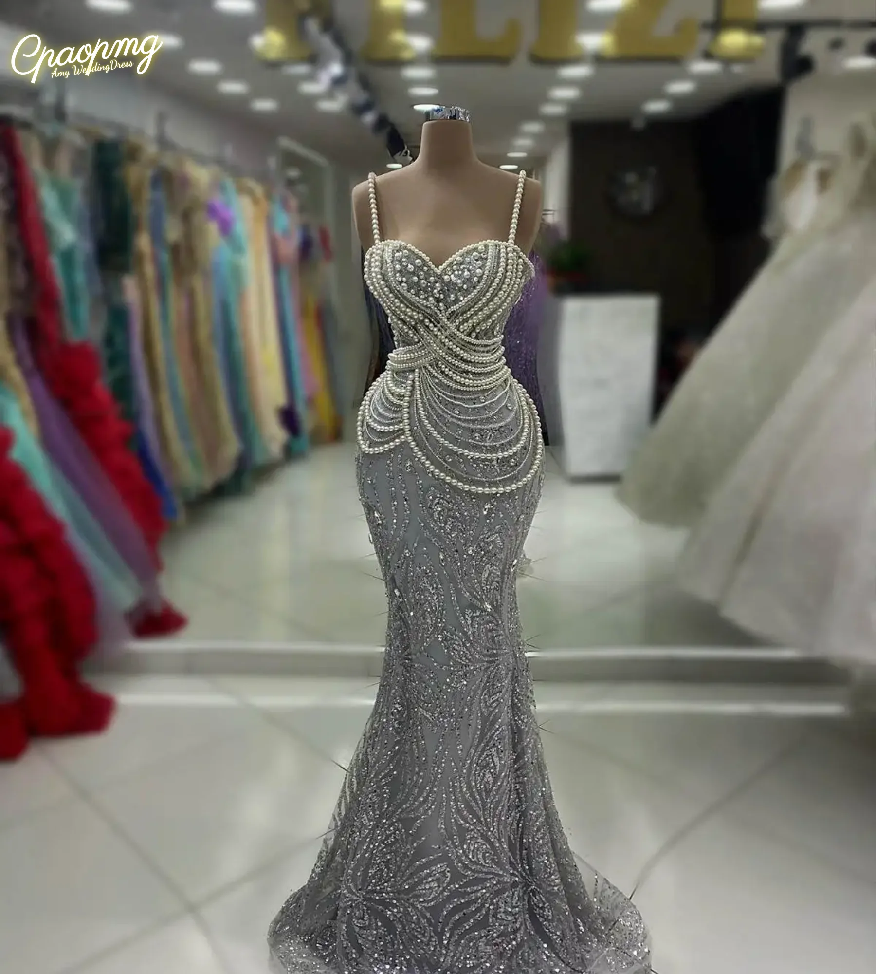 

Customized Glamorous Pearls Gowns Spaghetti Straps Bridal Dress Sequins Crystal Custom Made Beaded Sweep Train Vestido de novia