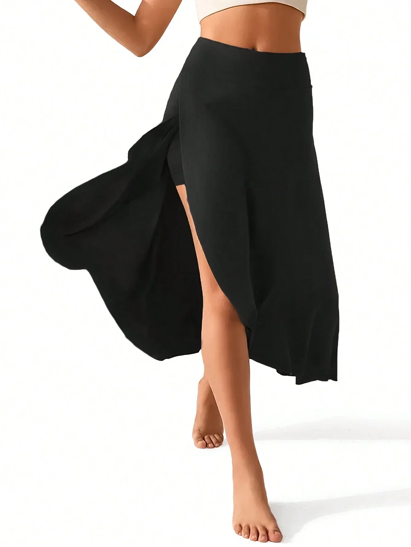 Saia esportiva dividida de cintura alta 2 en 1 feminina com bolsos internos, leve e elástica para uso ativo-casual cor sólida