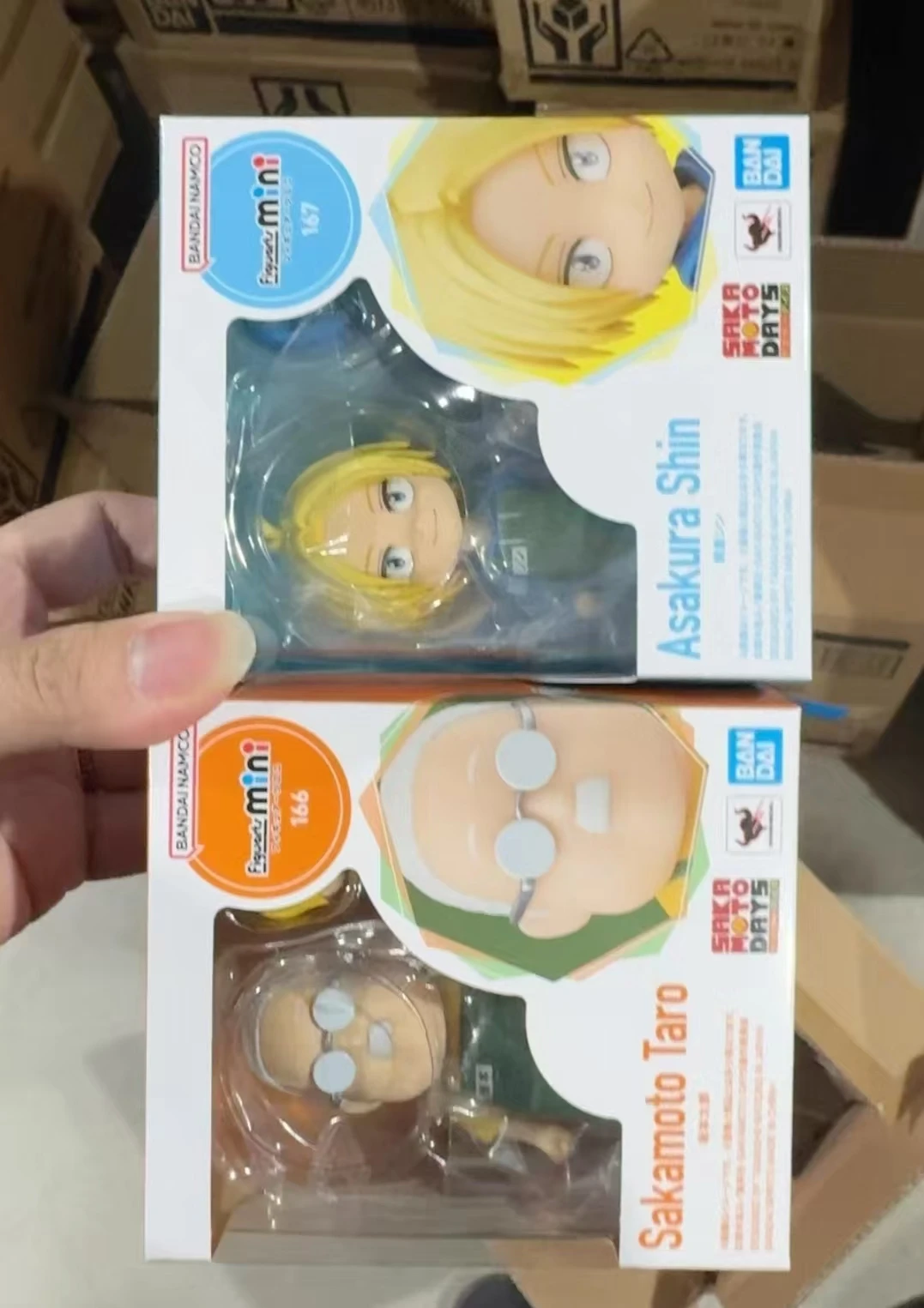 

В наличии: Оригинальные фигурки Bandai Figuarts Mini Sakamoto Days — Таро Сакамото и Шин Асакура, 9 см, коллекционные аниме-игрушки
