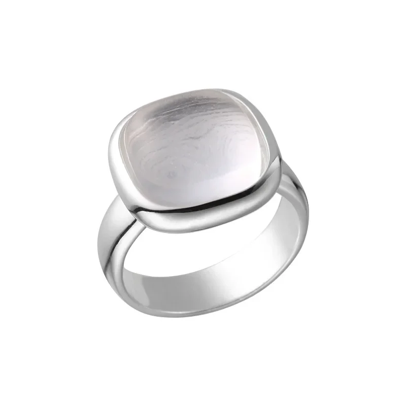 925 Sterling Silver Square White Crystal Ring for Women with A Simple and Cool Style and A Heavy-duty Closed Mouth Design Ring