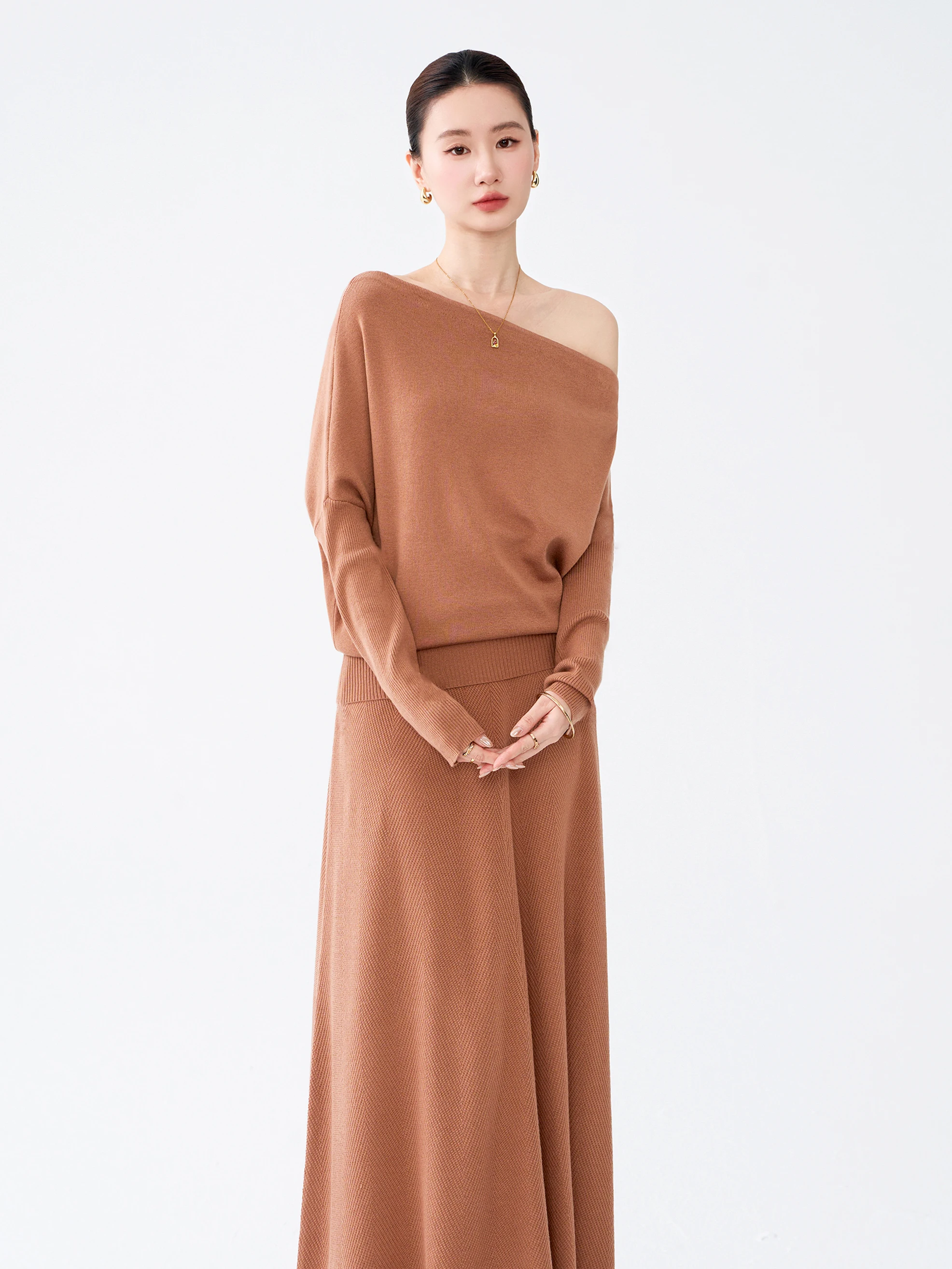 Minimalist Knitted Set Women's Design Asymmetrical Shoulder Top High Waist Skirt Elegant Two-Piece Suit Winter Fashion