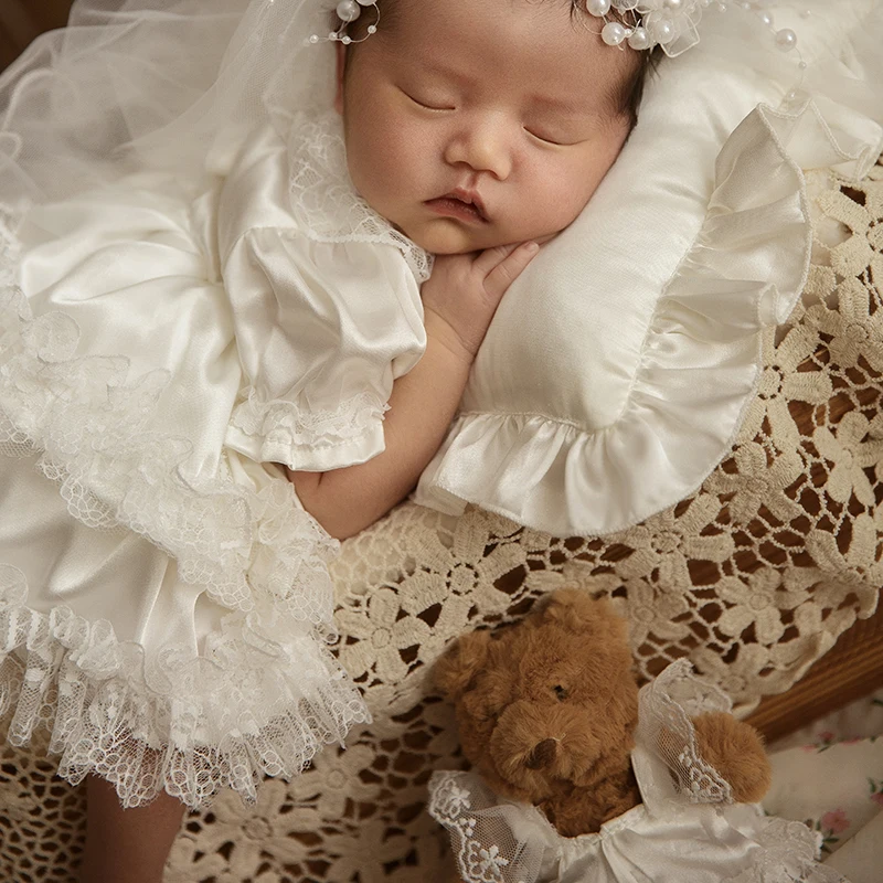 Englund Style Newborn Photography Props Cute Plush Wedding Dress Bear Doll Baby Boys Girls Studio Shooting Accessories