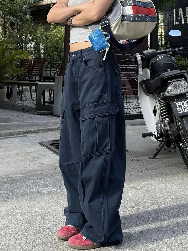 

Women Oversized Pocket Workwear Jeans Retro Washed Denim Wide Leg Pants Knife Cut Hem Relaxed Fit for Casual Streetwear