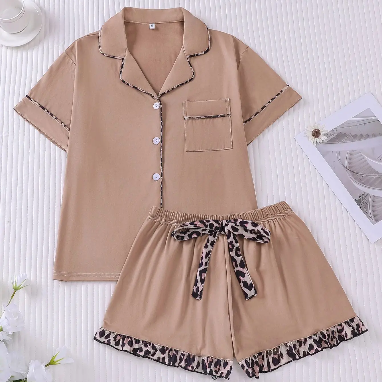 

Классический пижамный комплект цвета хаки с леопардовым принтом – женская летняя домашняя одежда с рюшами по низу, дышащая ночная одежда