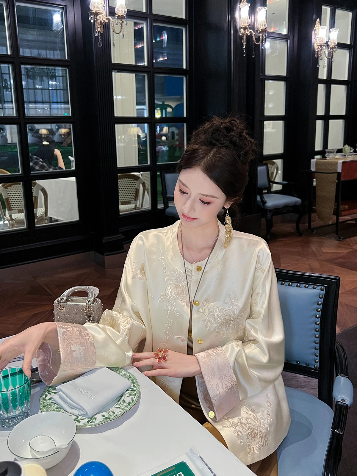 

New Chinese Sle Heavy Embroidery ort Jaet Women's Autumn Winter New Arrival Luxury Sensation Light Luxury Top