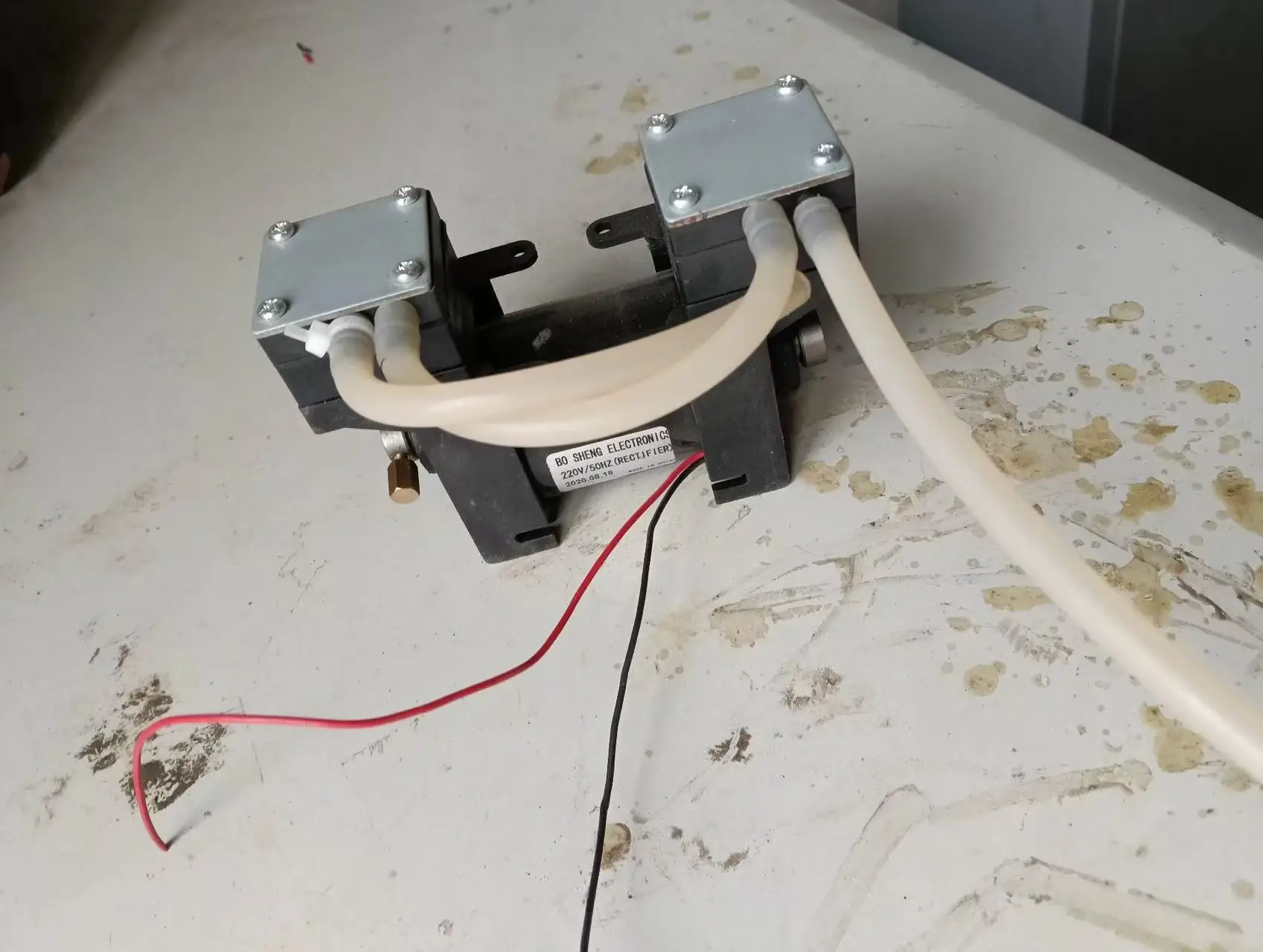 

"12V/220V Oil-Free Micro Vacuum Pump - Ultra-Quiet High Suction for Medical & Beauty Devices"