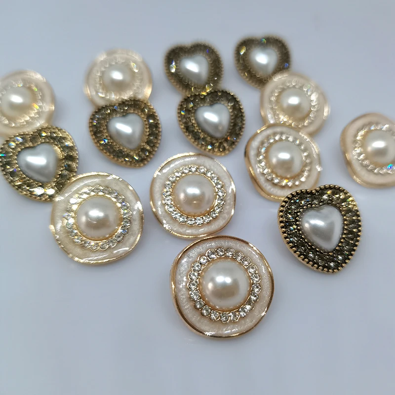 18MM Vintage Pearl Heart Buttons Of Clothing Wholesale Luxury Rhinestone Decor Button For Women Dress Sewing Notions Apparel DIY