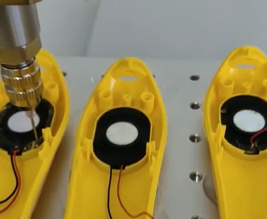 Dispenser Robot with Hot Melt Glue, UV, Resin Automatic Rotating Glue Dispensing Robot Machine 3 Axis Glue